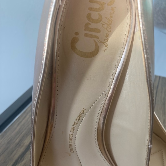 Beautiful metallic golden rose high heels, circus by Sam Edelman. - Picture 2 of 4